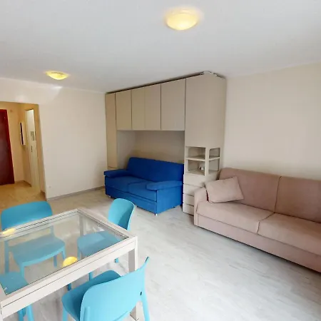 Apartment Climatise Renove, Proche Et Commerces, Avec Ascenseur Et Bus A Proximite - Fr-1-196-341