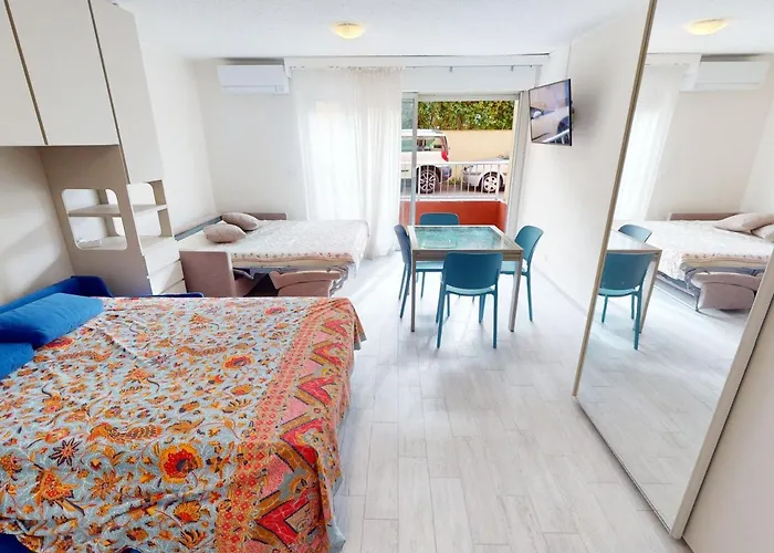 Appartement Climatisé Au Calme, Proche Et Commerces - Fr-1-196-341 *